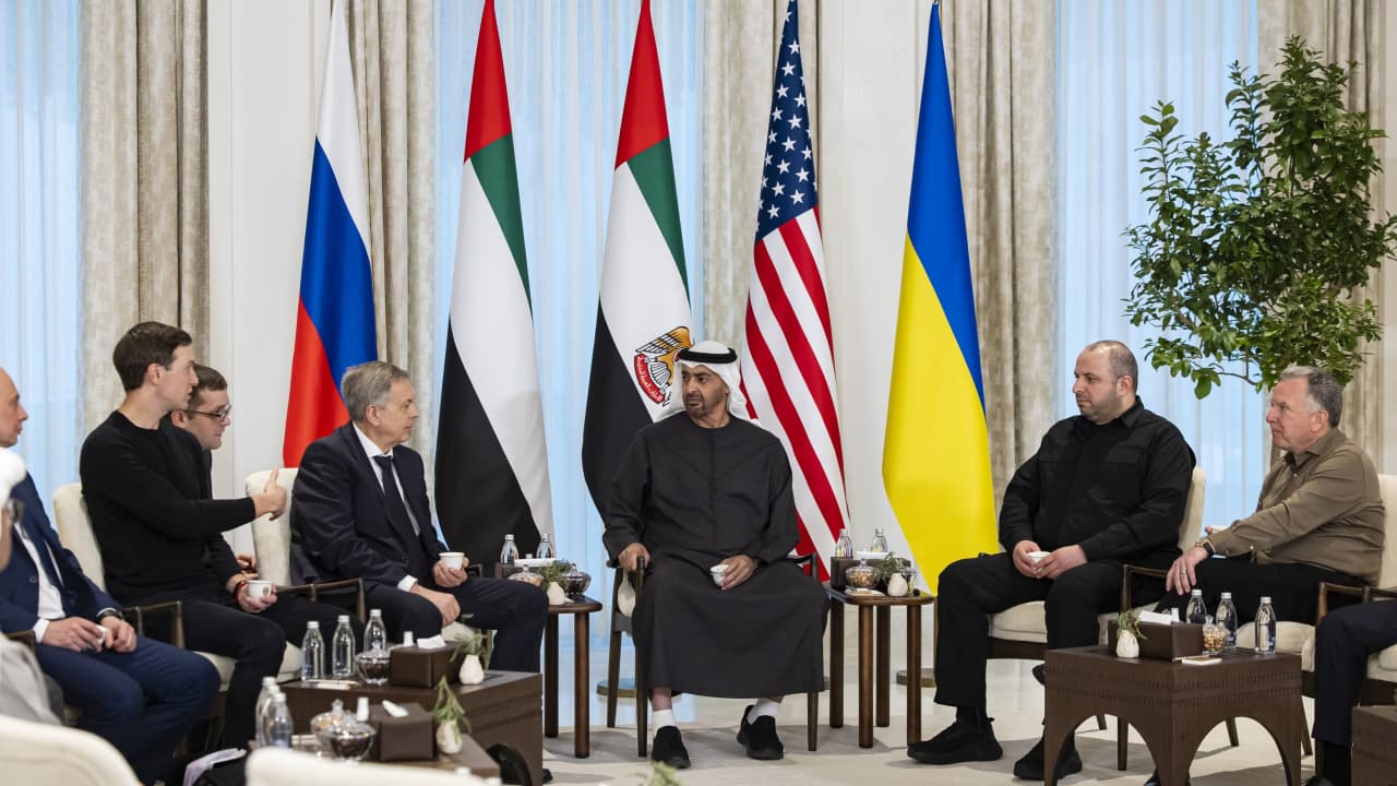 أبوظبي تعلن انطلاق الجولة الثانية من محادثات روسيا وأوكرانيا وأمريكا