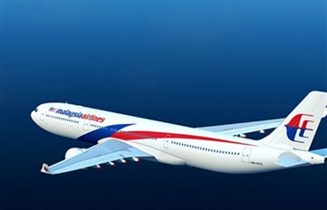 الشرطة الماليزية تفتش منزل قائد الطائرة المفقودة