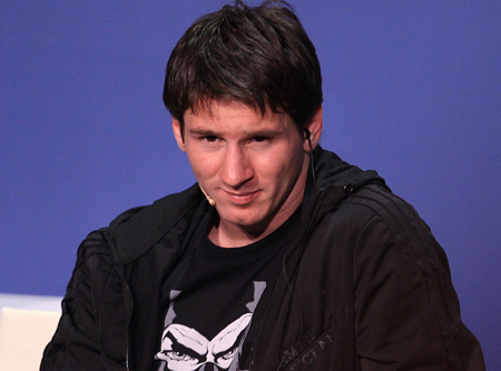 برشلونة يوقع اتفاقاً جديداً مع ميسي