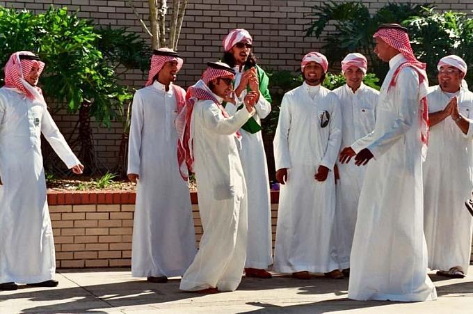 البطالة والحوادث أهم المشكلات التي يواجهها الشباب السعودي