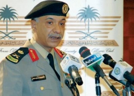 الداخلية السعودية تتسلم مطلوبين سعوديين من اليمن